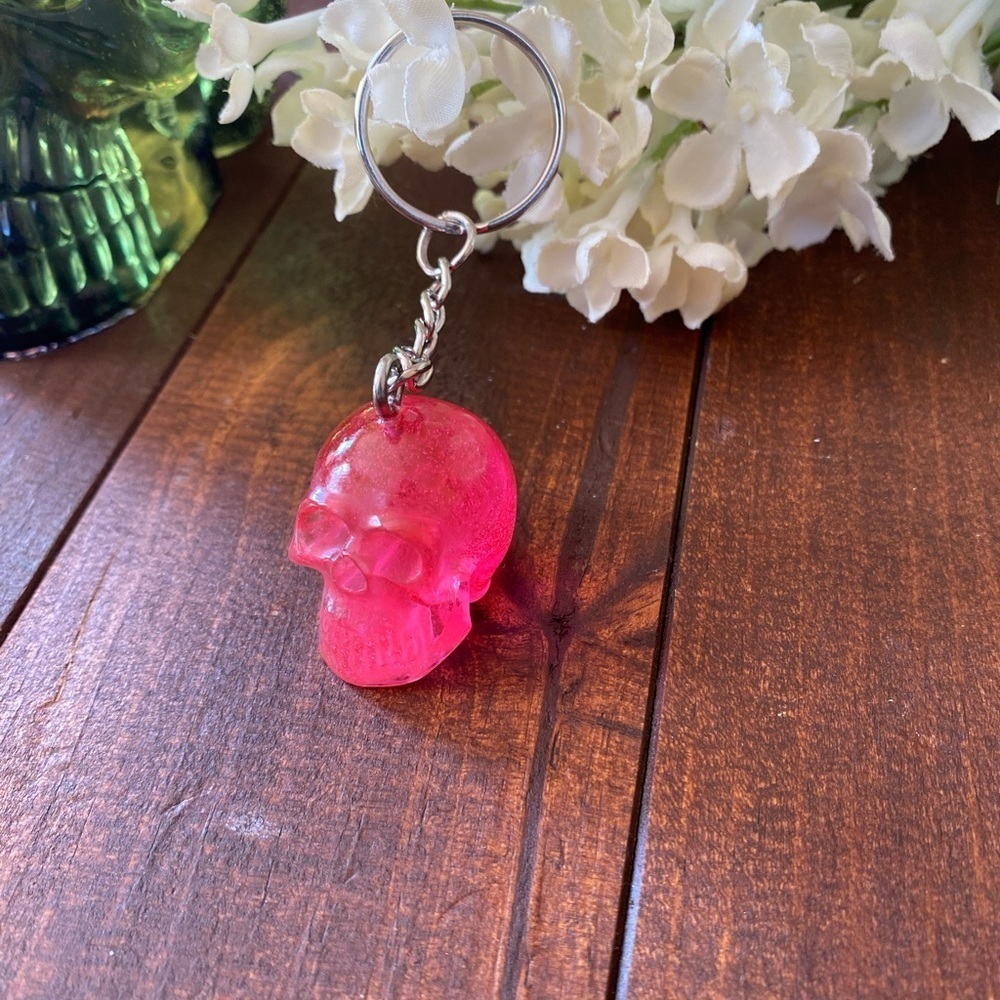 Handmade Resin Clear Pink Skull 3” Keychain Gothic Backpack Bag Charm NEW - Picture 2 of 9